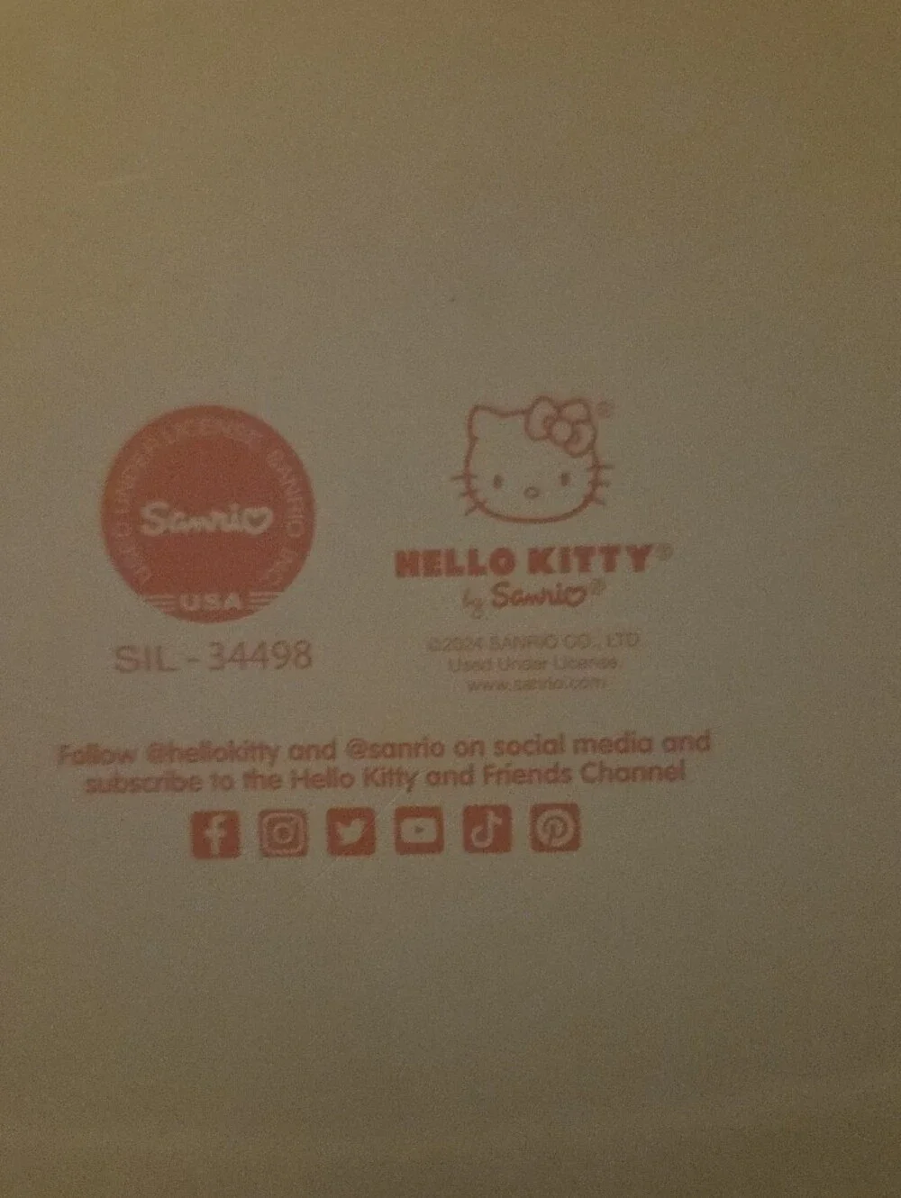 Hello Kitty yellow features